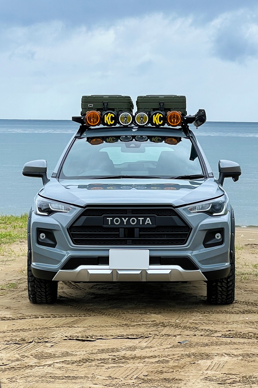 COROLLACROSSの正面